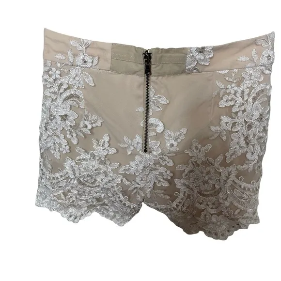 Alice and Olivia Scalloped Lace Shorts sz 4