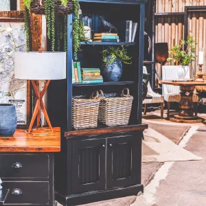 Bookshelf – 2 Door