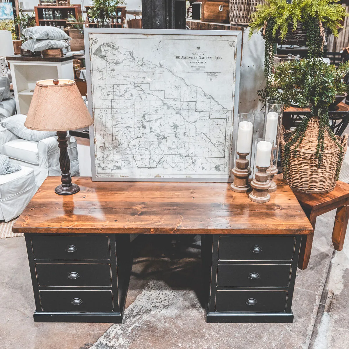 Classic Desk - 6 Drawer