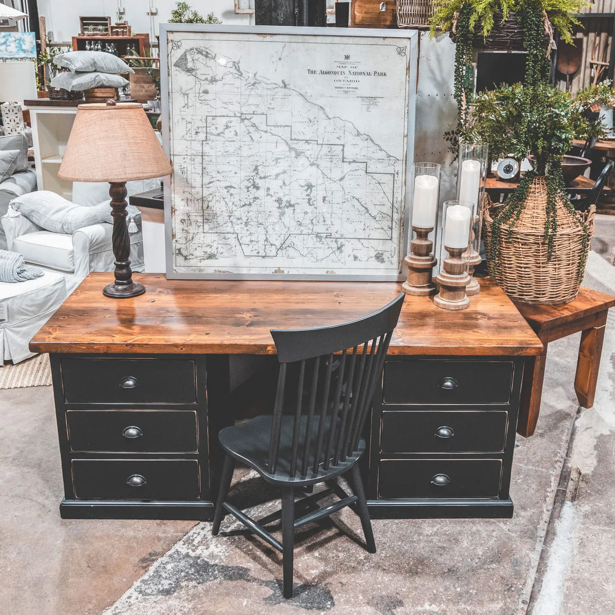 Classic Desk - 6 Drawer