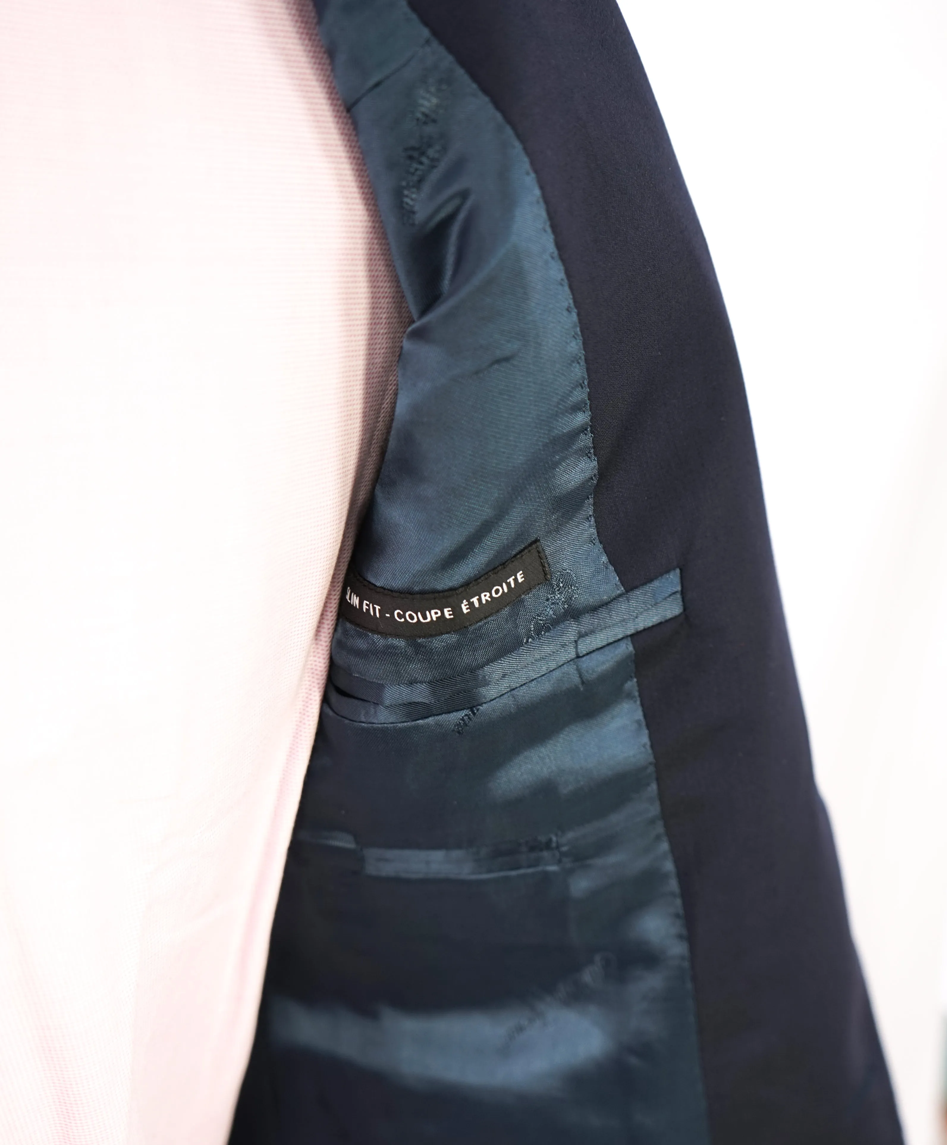 ERMENEGILDO ZEGNA - By SAKS FIFTH AVENUE "Slim" SILK BLEND Navy Suit - 36R