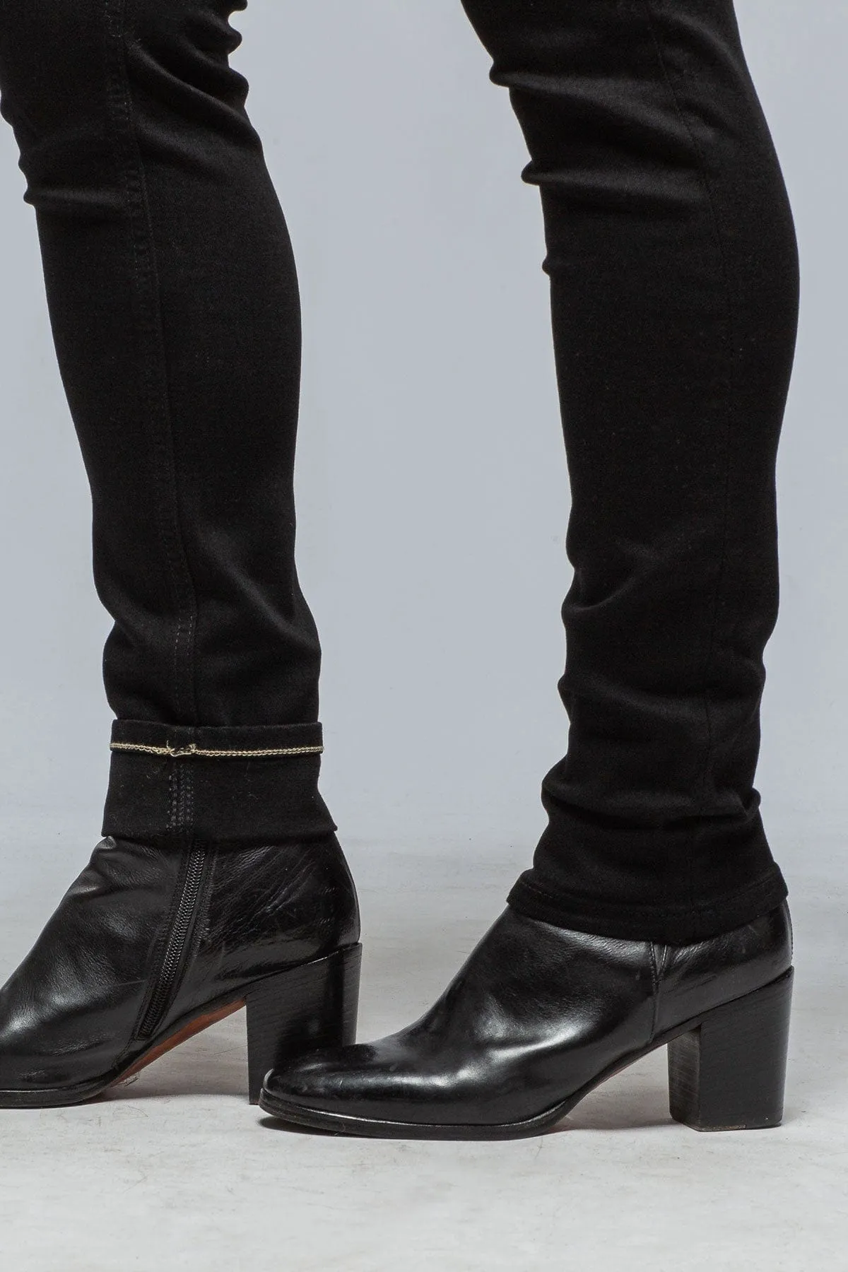 MAC Dream Rich Slim in Black