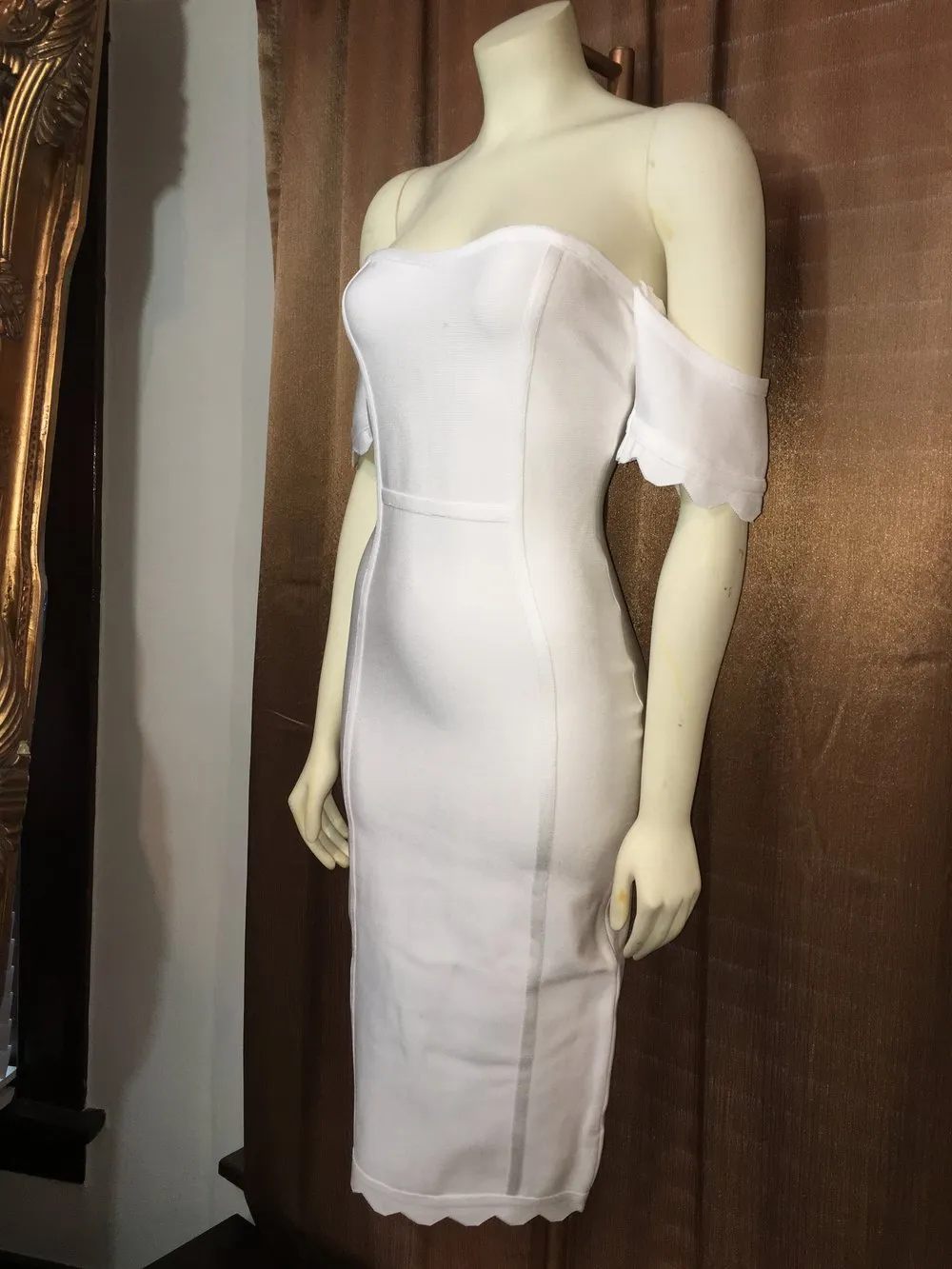 "AVERY" (WHITE)