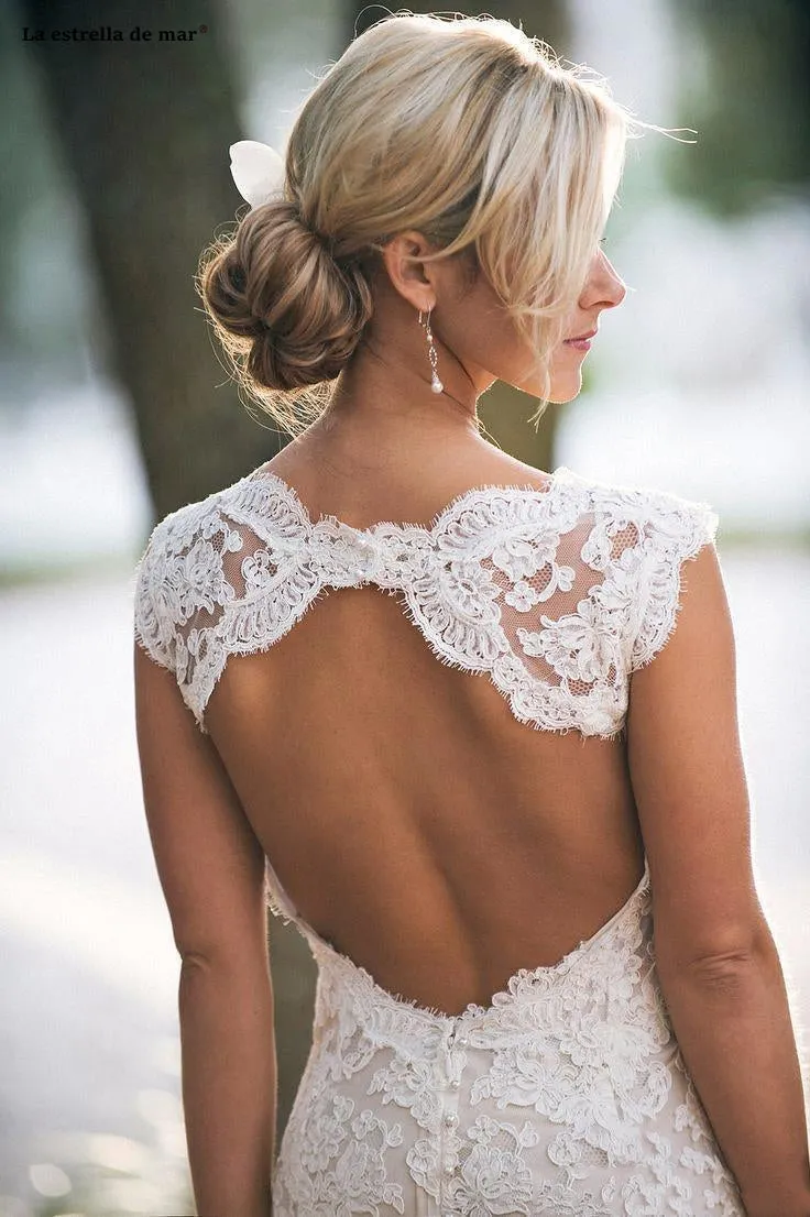 The Sales Rack-Stunning Lace Backless Bridal Dress Figure Forming Style