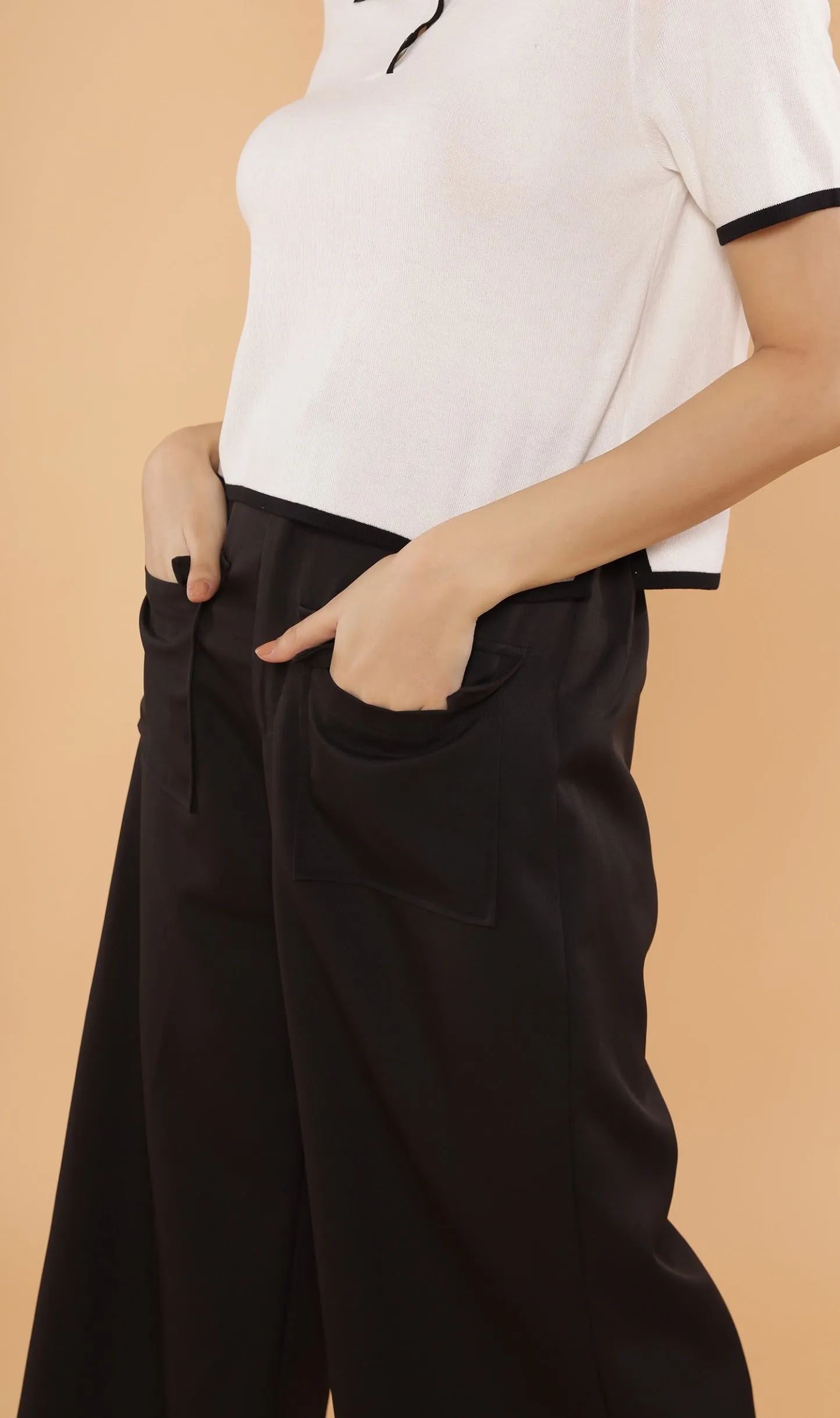 VEGA Wide-Leg Cargo Pants